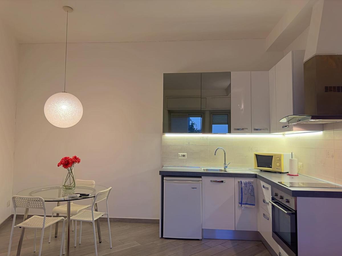 Appartme Sarca 59 Milan Bagian luar foto